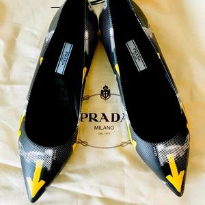 NWOT Prada PONTED FLAT Shoes